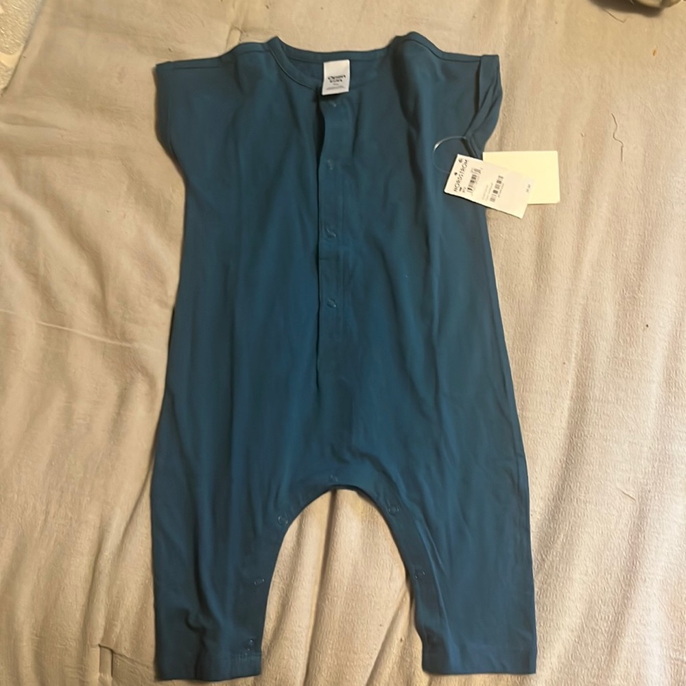 Short sleeve button onesie